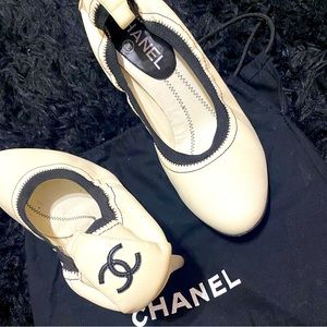 Chanel off white heels size 39/8.5